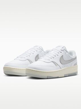 NIKE Gamma Force Sneakers - Women’s White Platform Shoes - Size 8.5 & 9